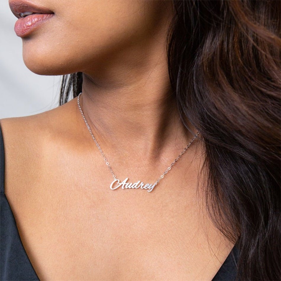 Name Necklace on Minimal Chain - Brilini