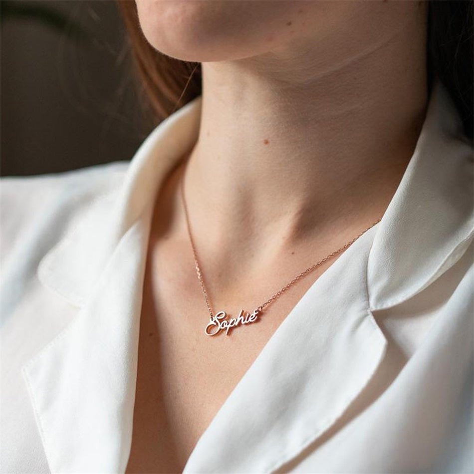 Name Necklace on Minimal Chain - Brilini