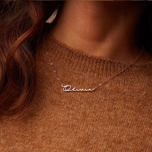 Name Necklace on Minimal Chain - Brilini