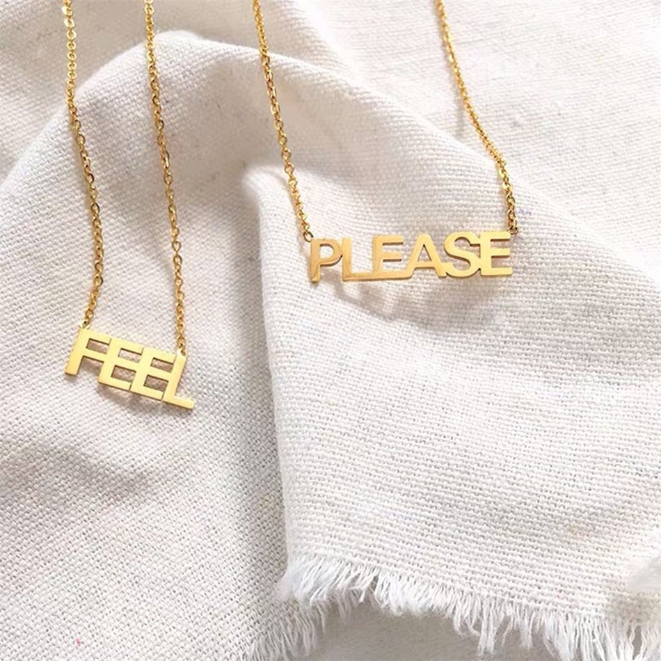 Name Necklace on Minimal Chain - Brilini